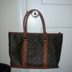 Louis vuitton tote